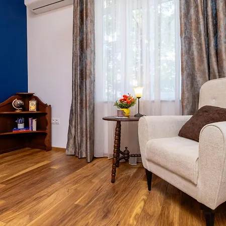 Center Retro Chic Kapana 2-bed Lägenhet *